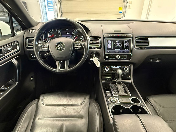 Volkswagen Touareg 9 of 30