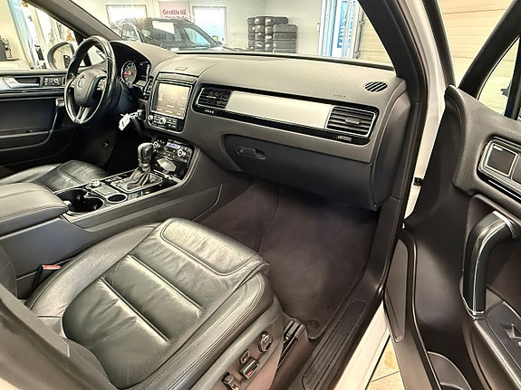 Volkswagen Touareg 10 of 30