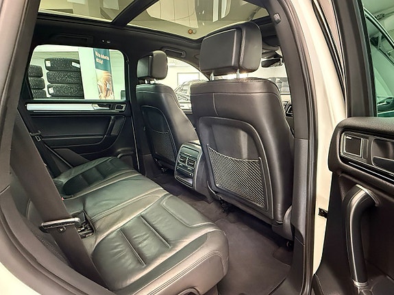 Volkswagen Touareg 30 of 30