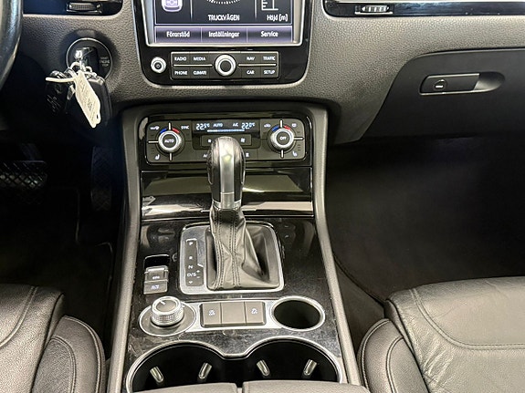 Volkswagen Touareg 18 of 30