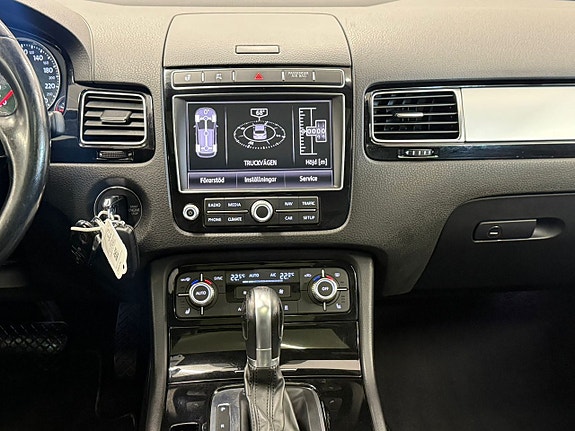 Volkswagen Touareg 14 of 30