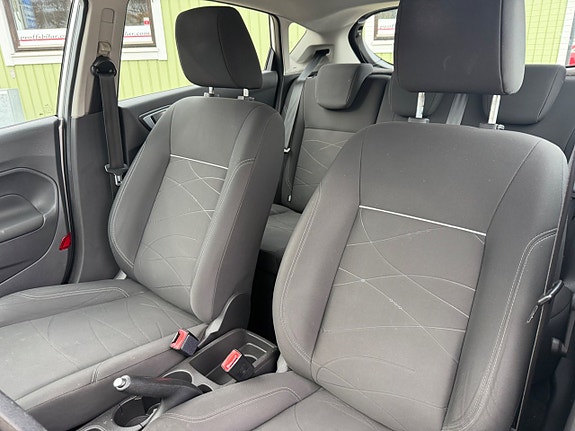Ford Fiesta 11 of 22
