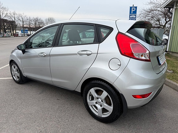 Ford Fiesta 3 of 5