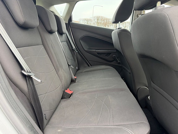 Ford Fiesta 13 of 22