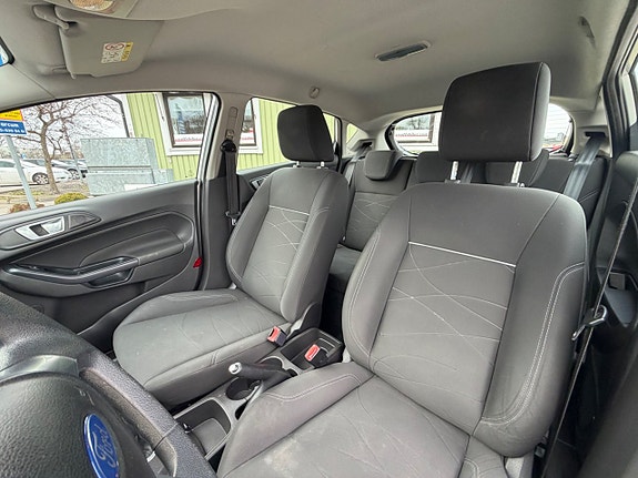 Ford Fiesta 10 of 22