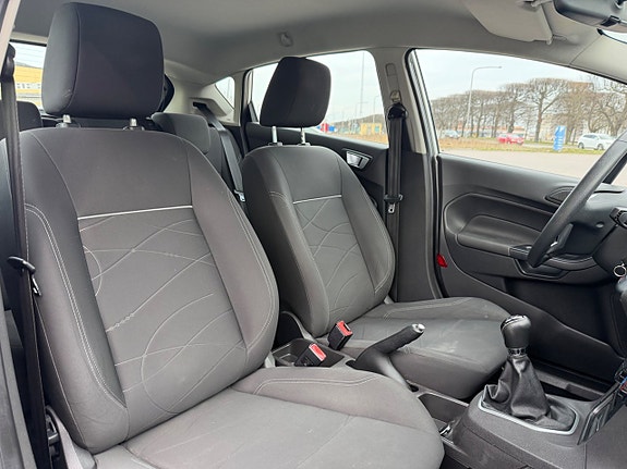 Ford Fiesta 14 of 22