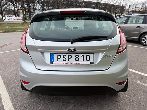 Ford Fiesta 4 of 5