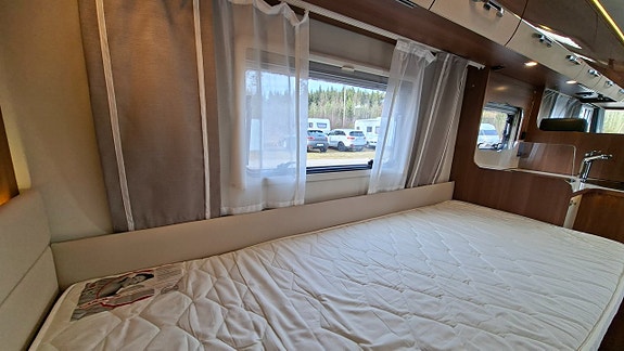 LMC EXPLORER 715 Comfort Dometic ACC på köpet/Automat / Alde värme 10 of 16