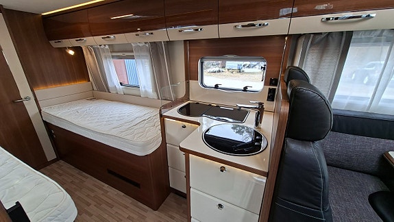 LMC EXPLORER 715 Comfort Dometic ACC på köpet/Automat / Alde värme 7 of 16
