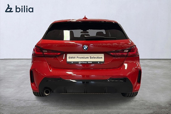 BMW 118i 4 of 5