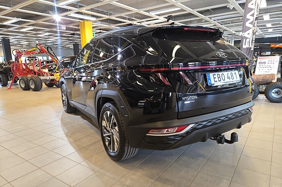Hyundai Tucson 2 of 5