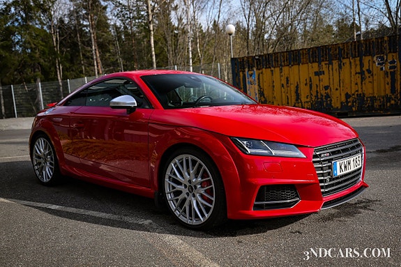 Audi TTS 4 of 5