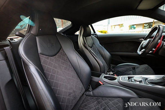 Audi TTS 19 of 23