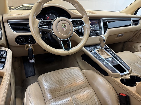 Porsche Macan S 8 of 19