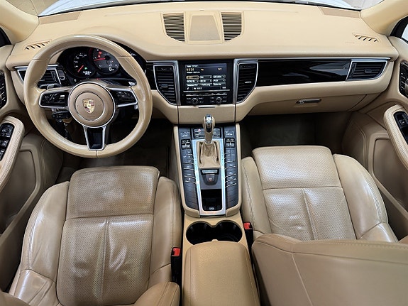 Porsche Macan S 9 of 19