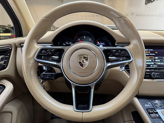 Porsche Macan S 10 of 19