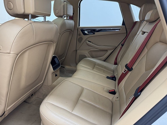 Porsche Macan S 18 of 19