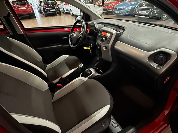 Toyota Aygo 8 of 9