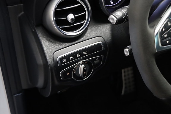 Mercedes-Benz C63 17 of 27