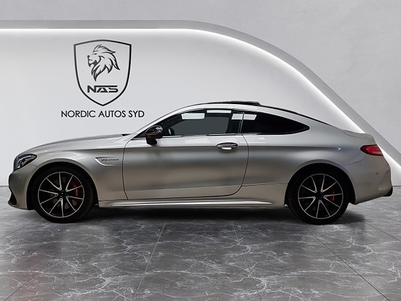 Mercedes-Benz C63 2 of 5
