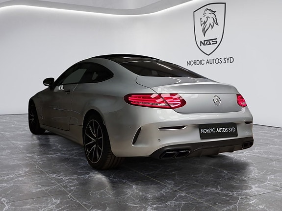 Mercedes-Benz C63 3 of 5