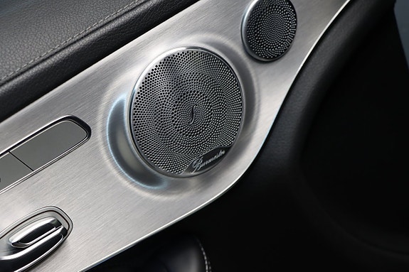 Mercedes-Benz C63 13 of 27