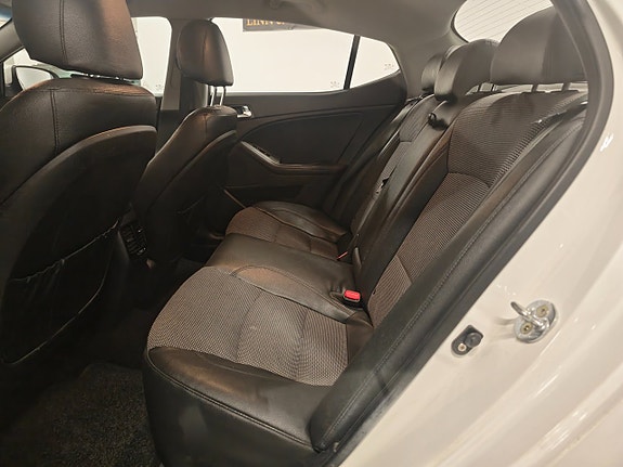 Kia Optima 6 of 8