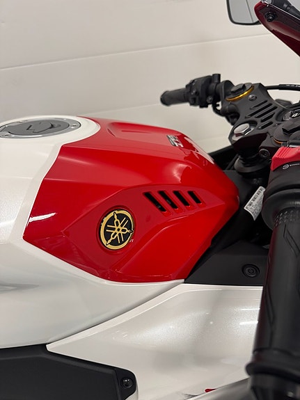 Yamaha R3 Anniversary White A2 3 of 7