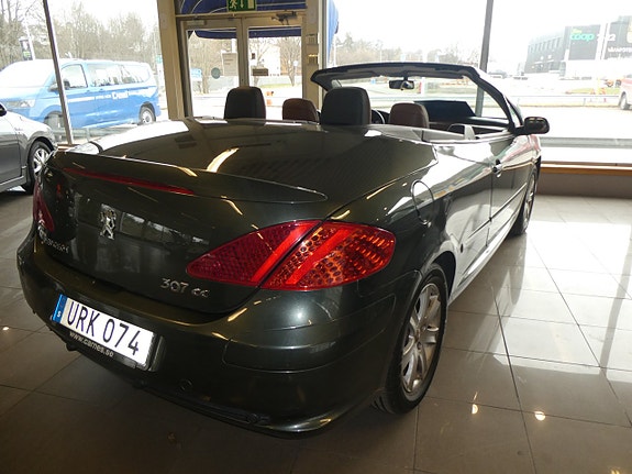 Peugeot 307 CC 3 of 5