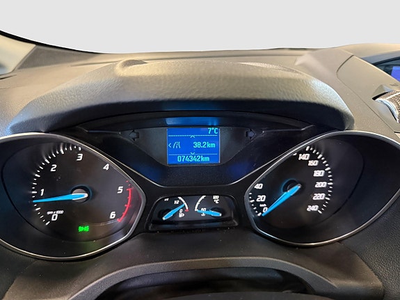 Ford C-Max 17 of 21