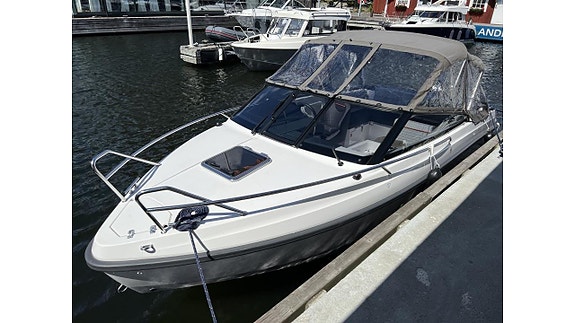 Bella 640 DC -24 Mercury 115 EFI -25