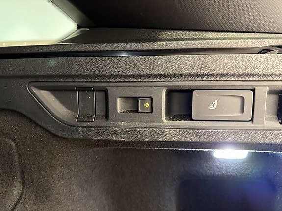 Volkswagen Passat 10 of 26