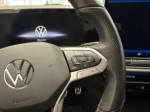 Volkswagen Passat 18 of 26