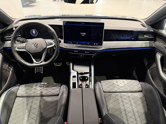 Volkswagen Passat 13 of 26