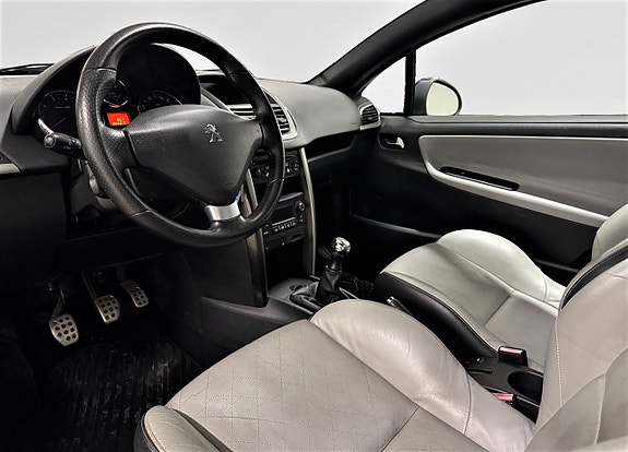 Peugeot 207 CC 12 of 21
