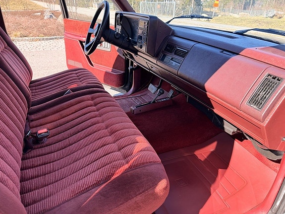 Chevrolet K1500 10 of 12