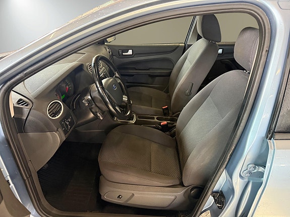 Ford Focus 7 of 16