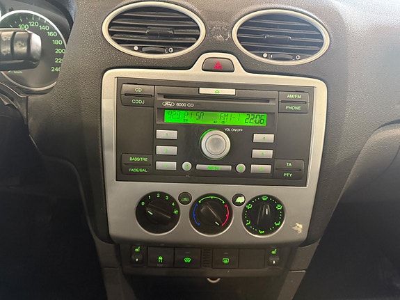 Ford Focus 12 of 16
