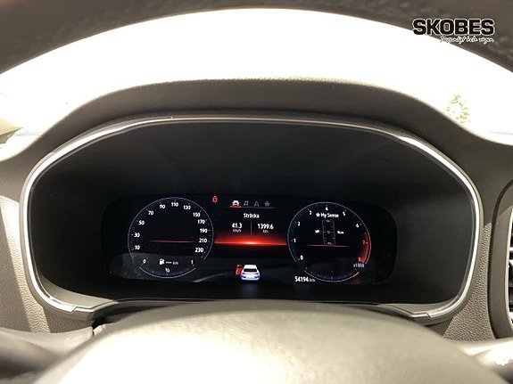 Renault Megane 12 of 16