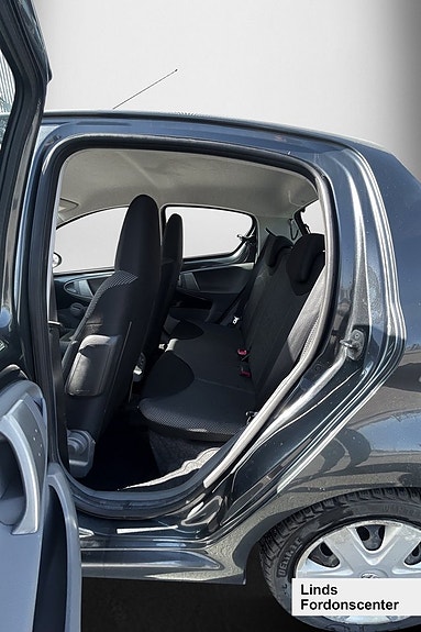 Toyota Aygo 6 of 6