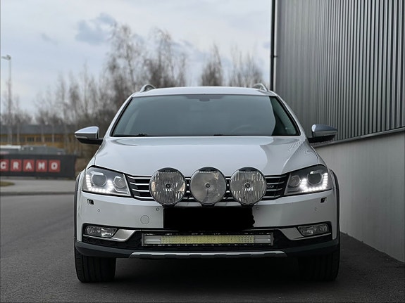 Volkswagen Passat Alltrack 4 of 5