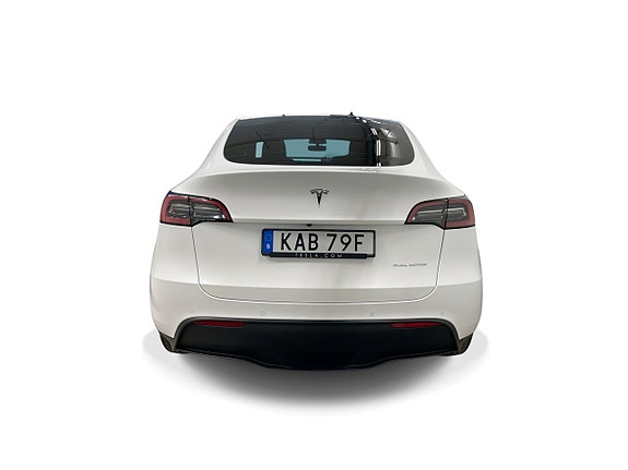 Tesla Model Y 5 of 5