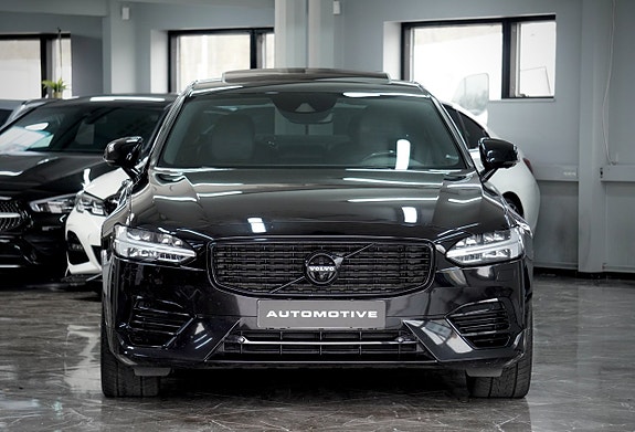 Volvo S90 2 of 5