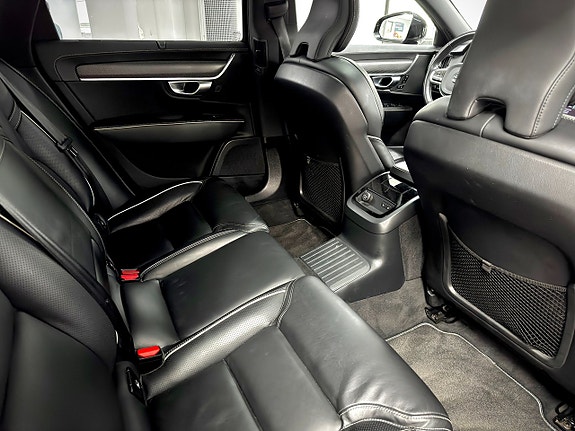 Volvo S90 17 of 28