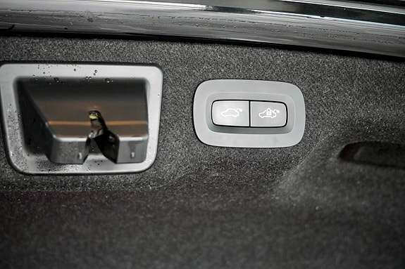 Volvo S90 26 of 28