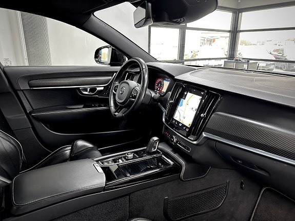 Volvo S90 16 of 28