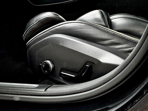Volvo S90 25 of 28