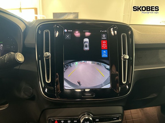 Volvo XC40 14 of 22