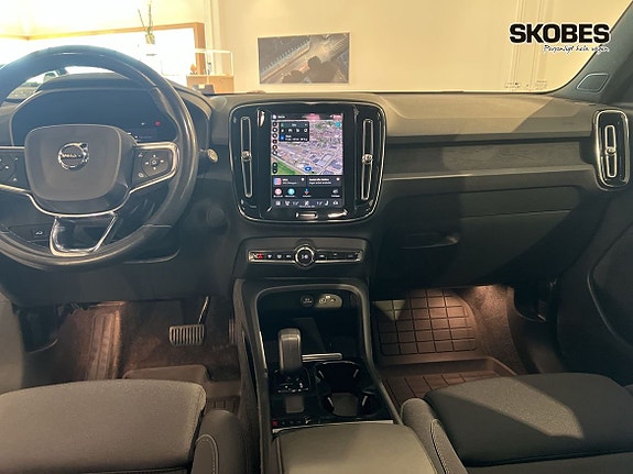 Volvo XC40 12 of 22