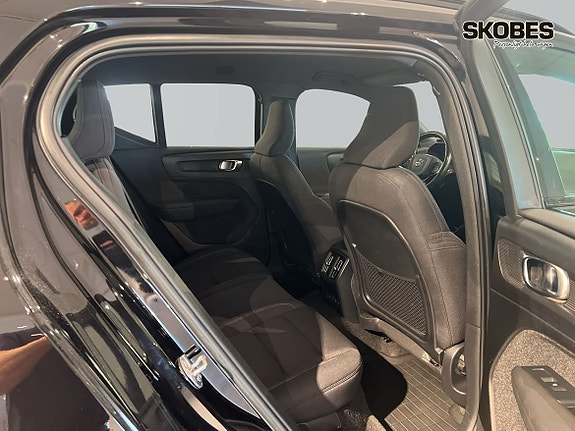 Volvo XC40 10 of 22